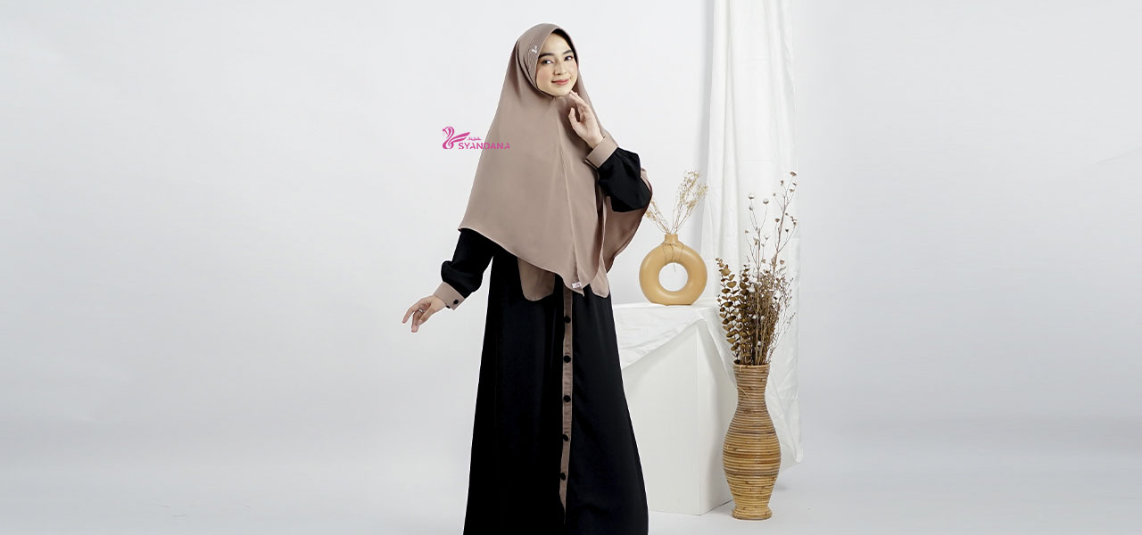 Gamis Terbaru 2025 Simple Elegan dan Hijab Syar’i Stylish, Cocok Untuk Muslimah Modern yang Ingin Tampil Syar’i dan Modis