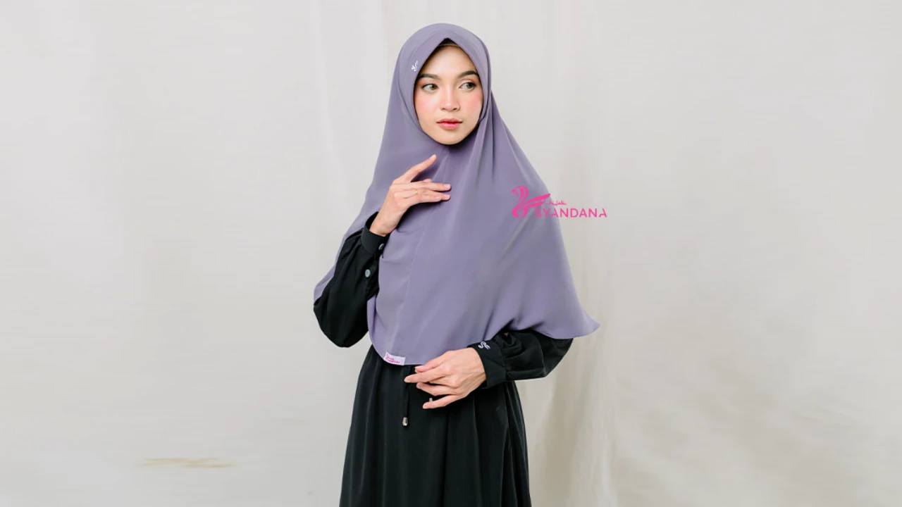 Jilbab Instan Bergo Polos sebagai Investasi Fashion Harian